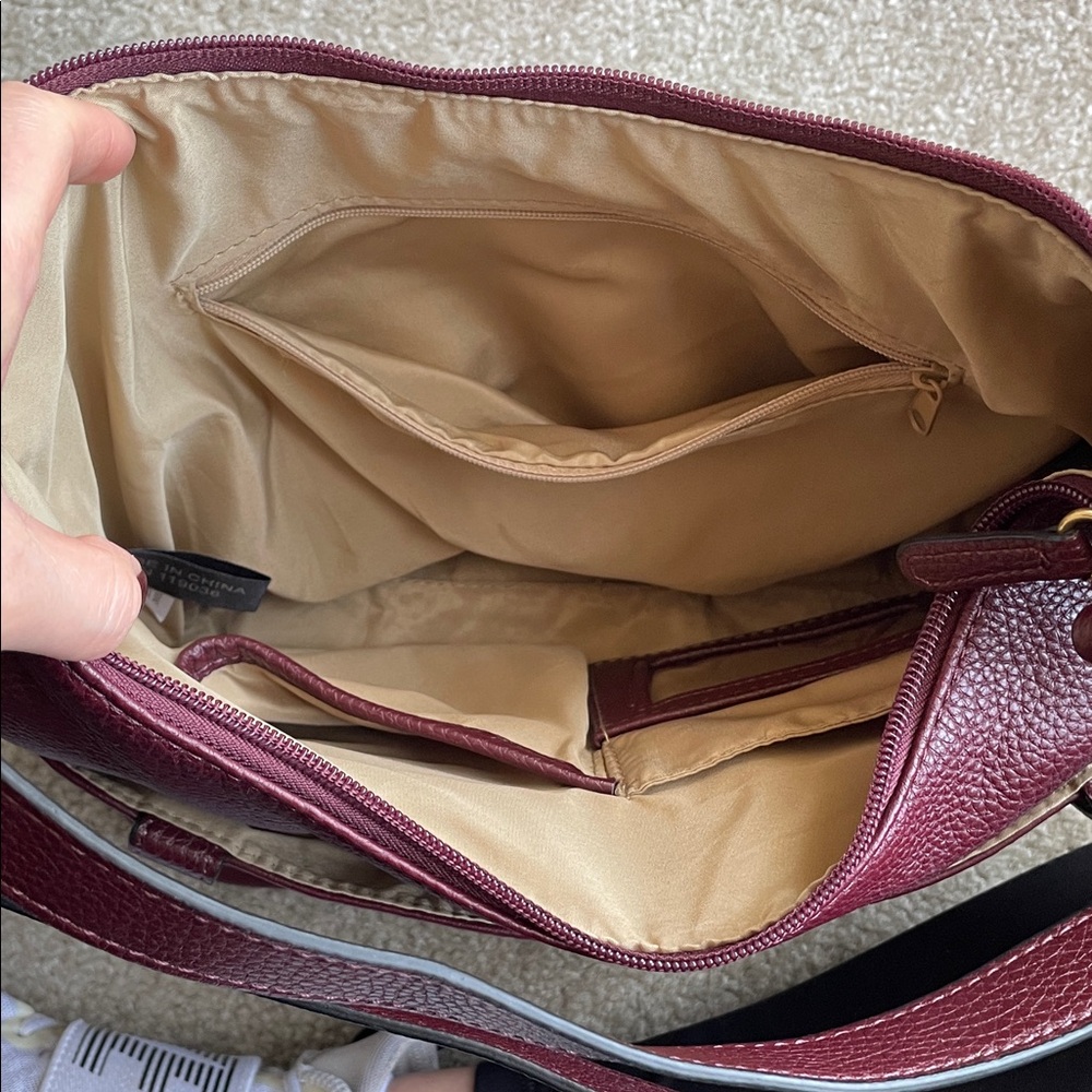 Giani Bernini Maroon Leather Shoulder Bag - Picture 9 of 12